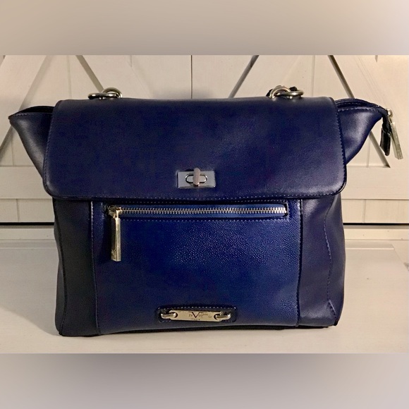 Versace 1969 Abbigliamento Sportivo
Also referred to as Versace 1969. - Picture 1 of 12